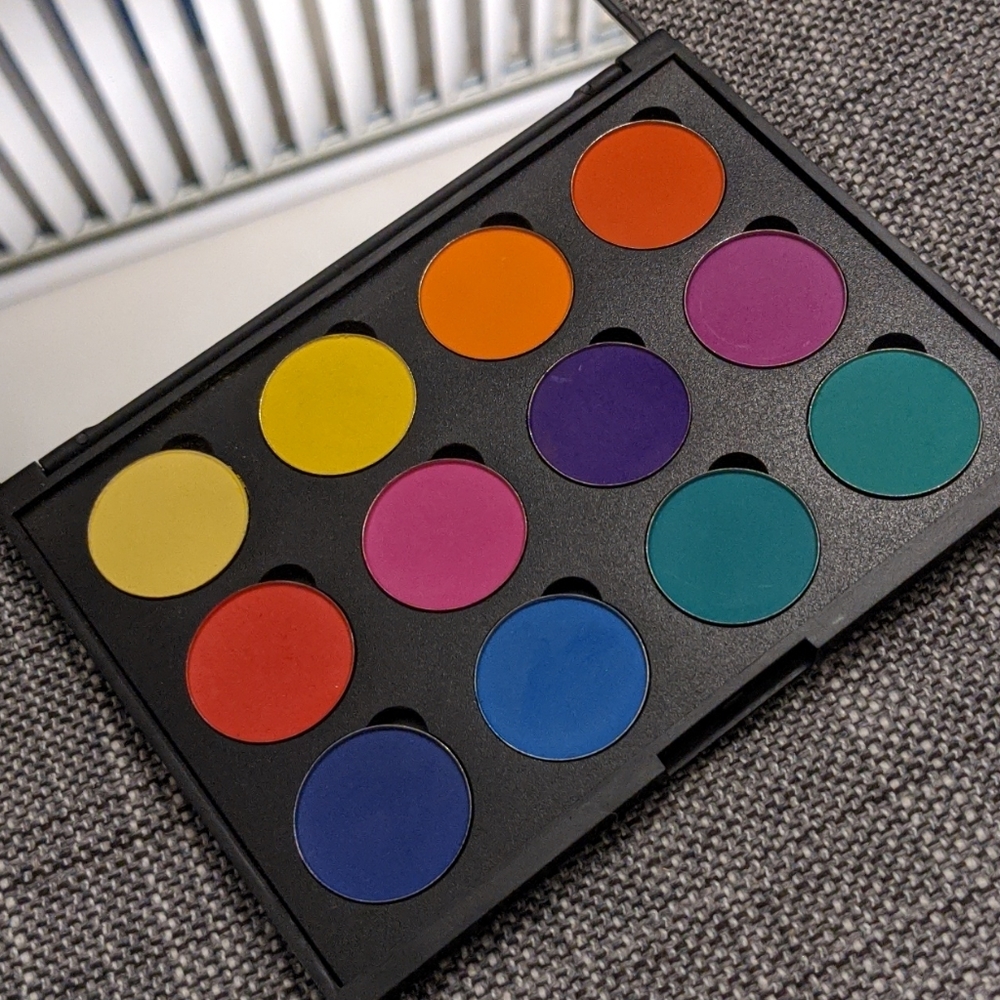 🌈 Rainbow eyeshadow palette